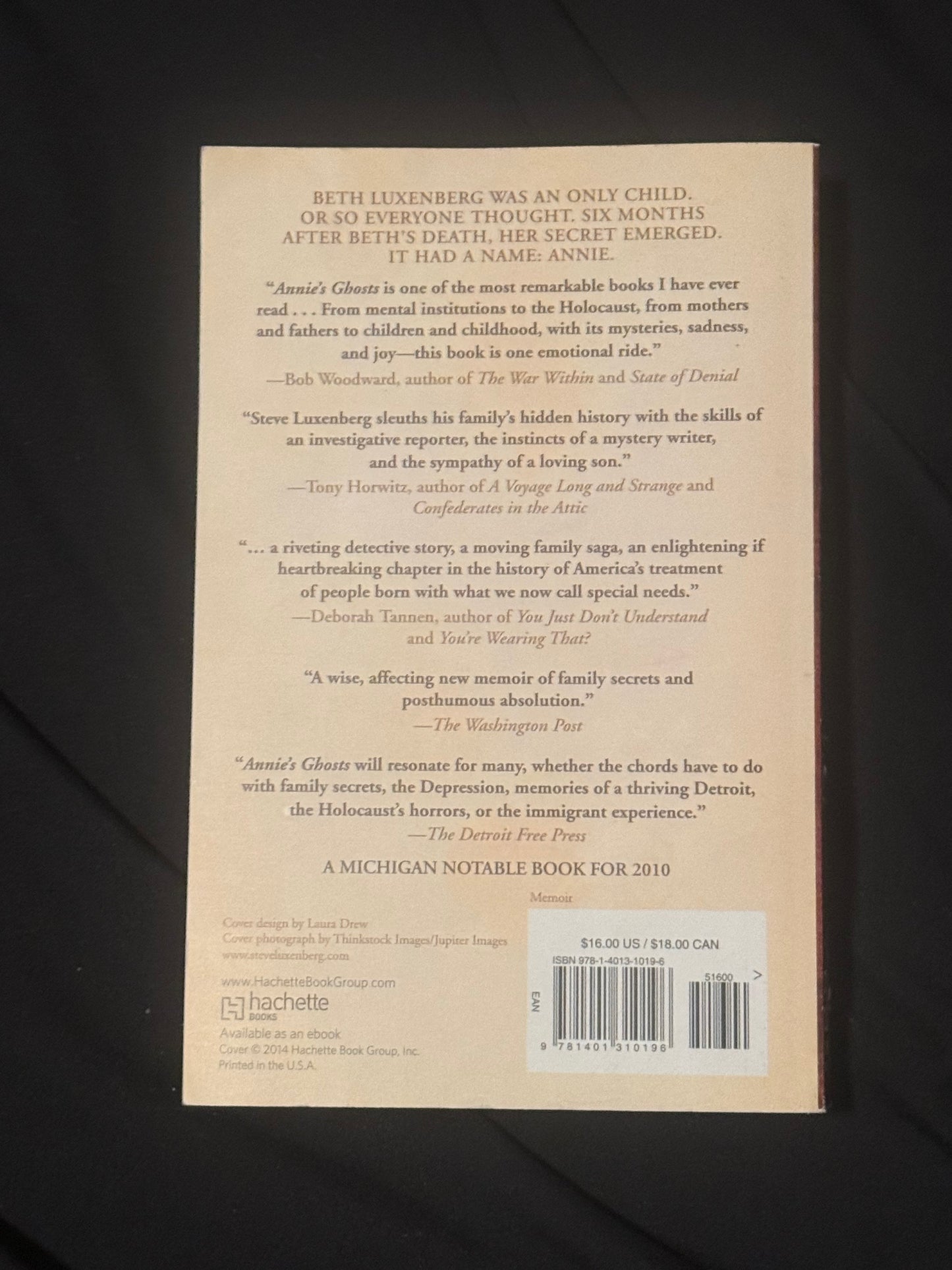 ANNIES GHOSTS: A JOURNEY INTO A FAMILY SECRET